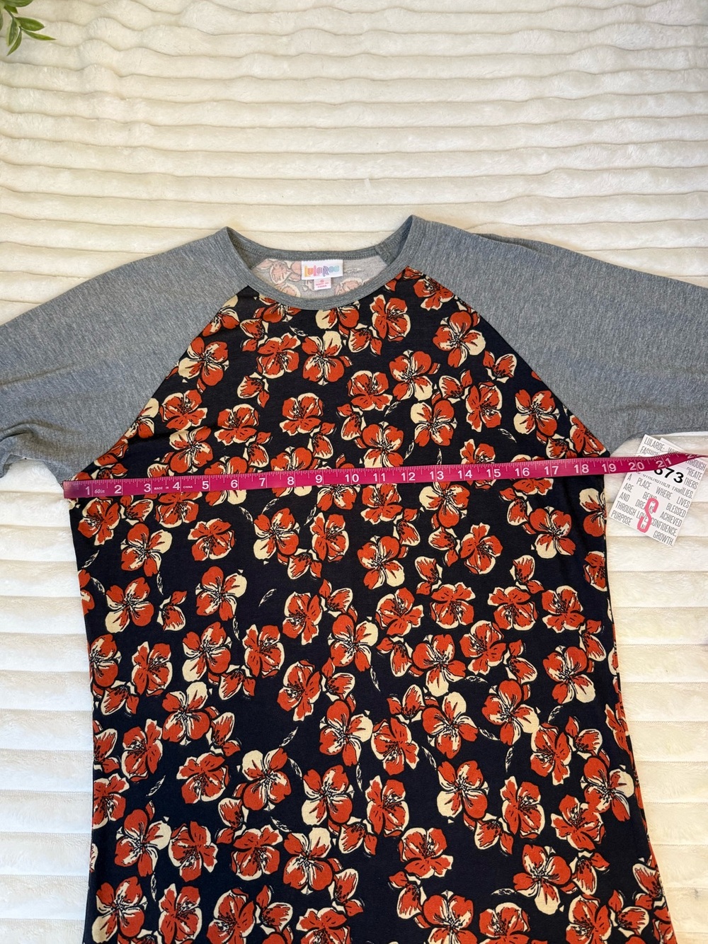 Lularoe Raglan Randy tee size small - Picture 4 of 9